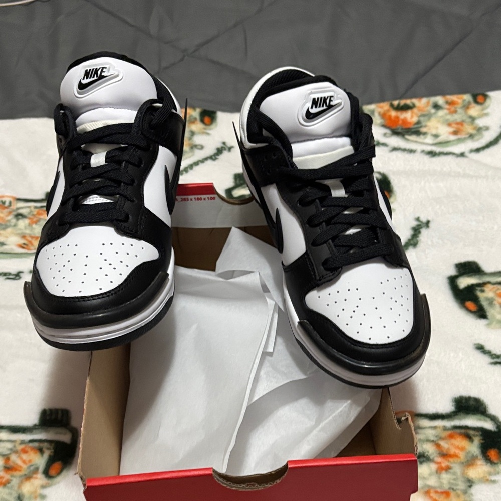 Nike Classic Black and White Low-Tops